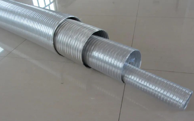 机电安装暖通空调类主材中玻璃钢风管、镀锌薄钢板和波纹金属软管管材料进场应如何验收？